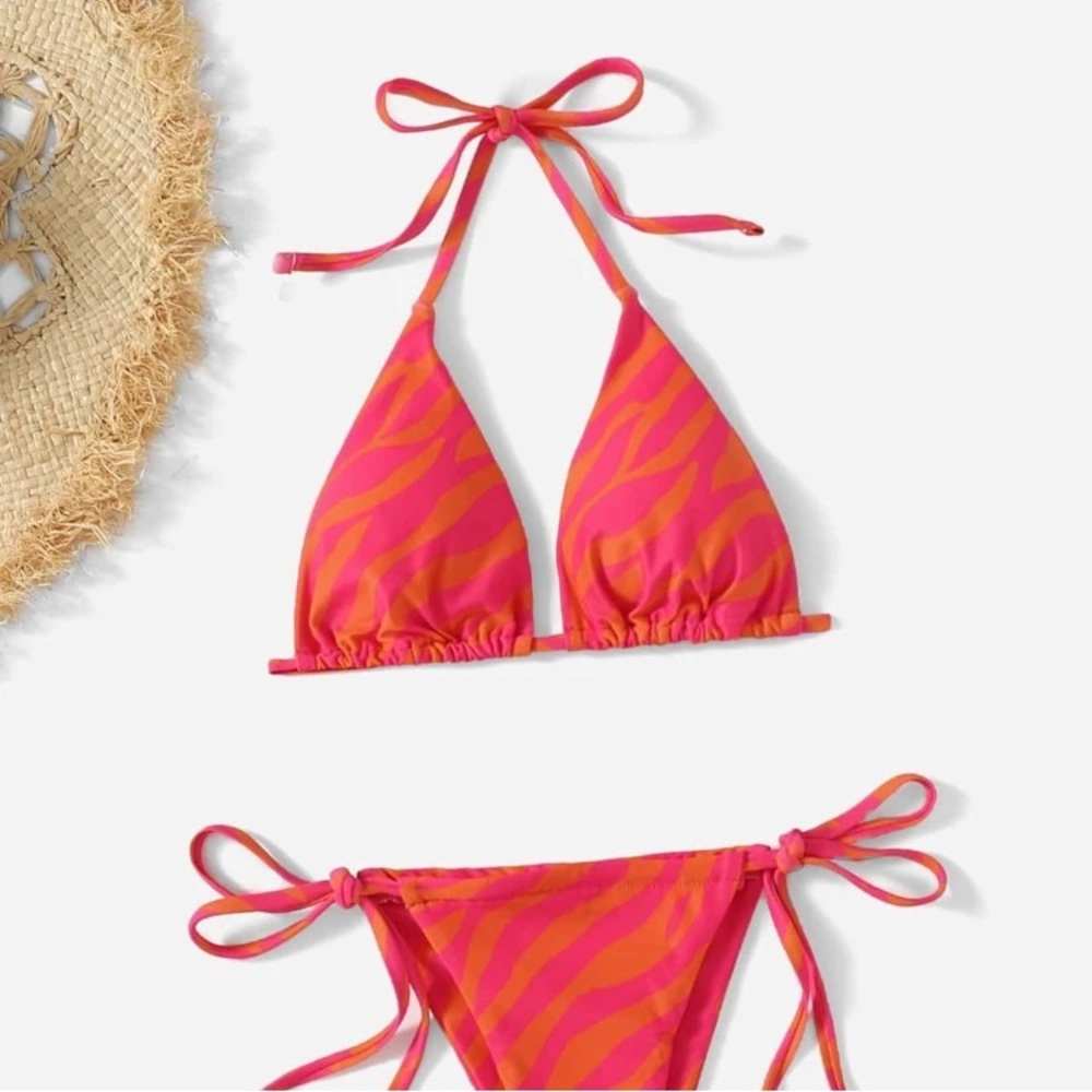 Fluid Pattern Swimsuit